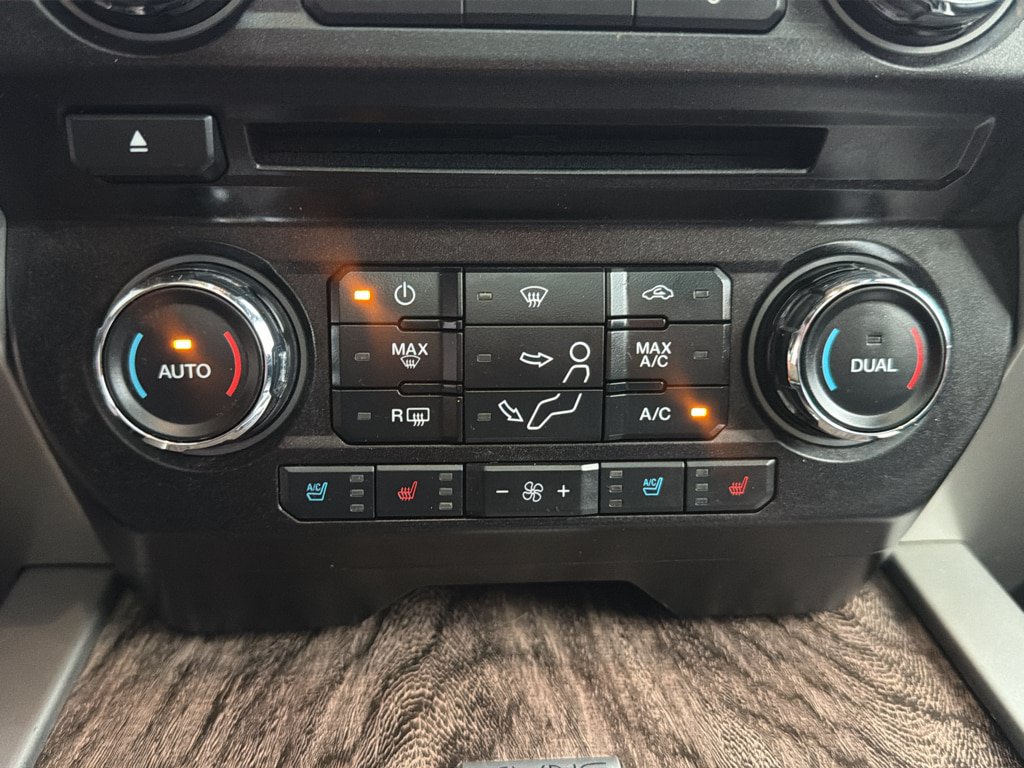 Used 2017 Ford F250 Lariat w/ Lariat Ultimate Package AWD/4WD image 37