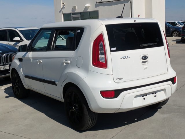 Used 2013 Kia Soul ! w/ Premium Pkg image 6