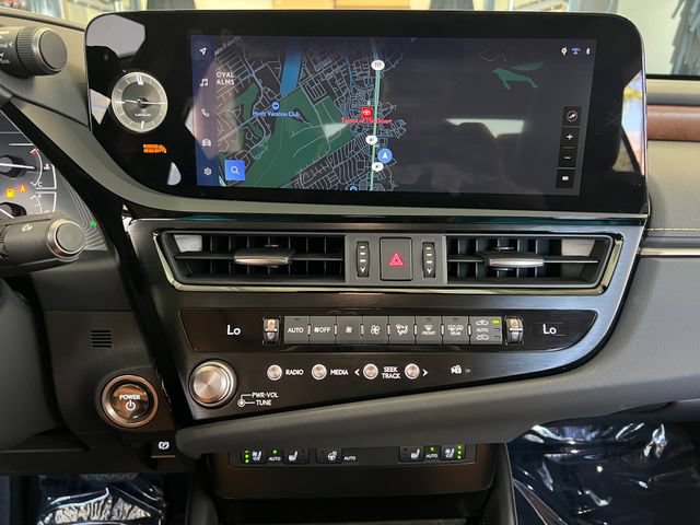 Used 2025 Lexus ES 300h w/ Premium Package FWD image 44