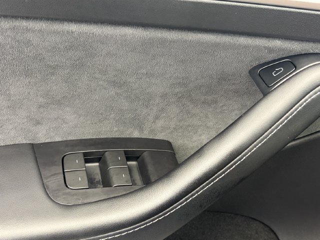 Used 2023 Tesla Model Y Long Range AWD/4WD image 20
