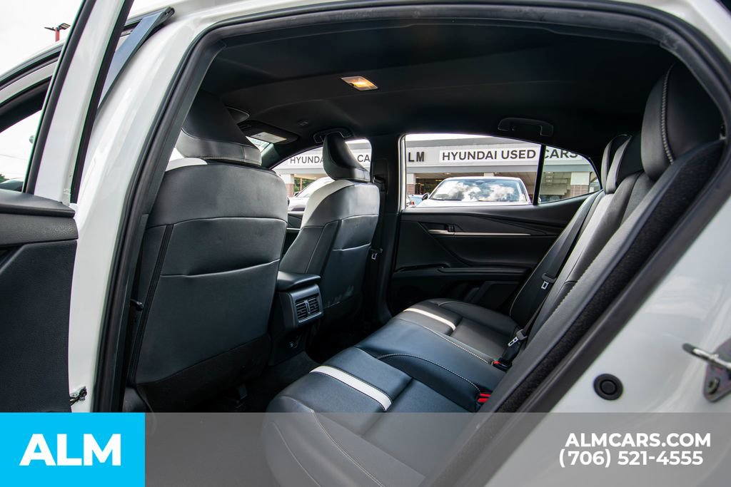 Used 2025 Toyota Camry SE image 15