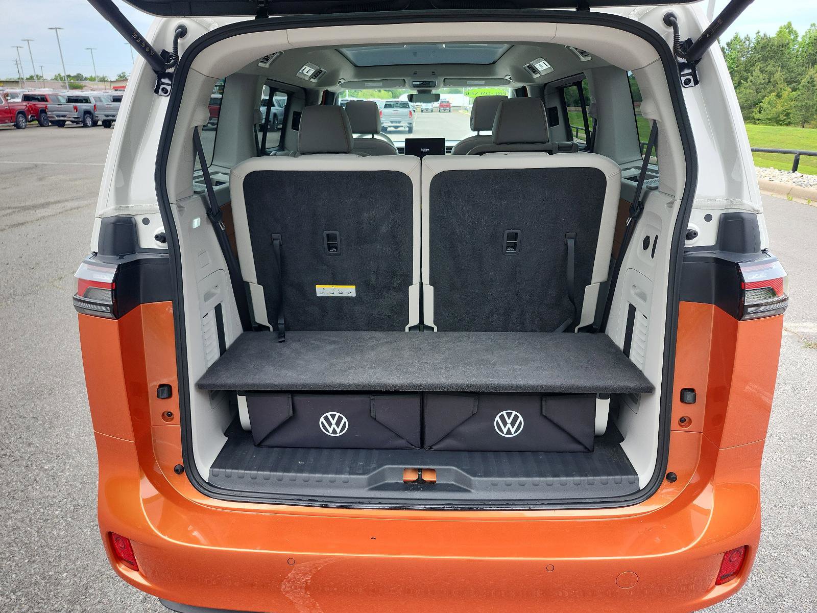 Used 2025 Volkswagen ID. Buzz Pro S Plus AWD/4WD image 10
