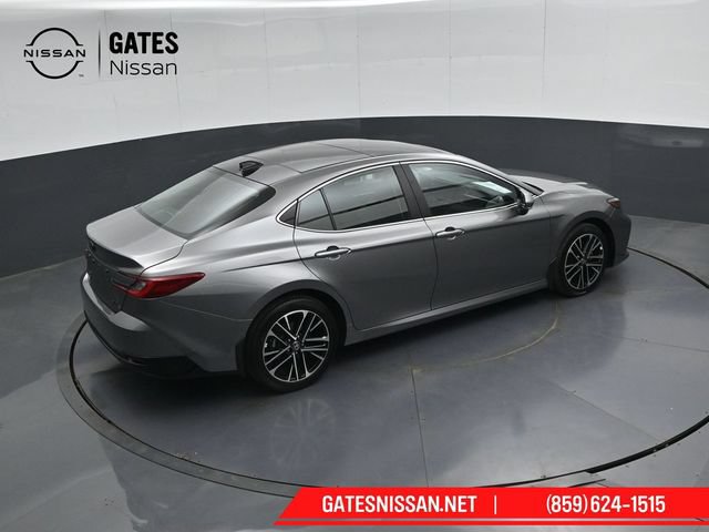 Used 2025 Toyota Camry XLE AWD/4WD image 47