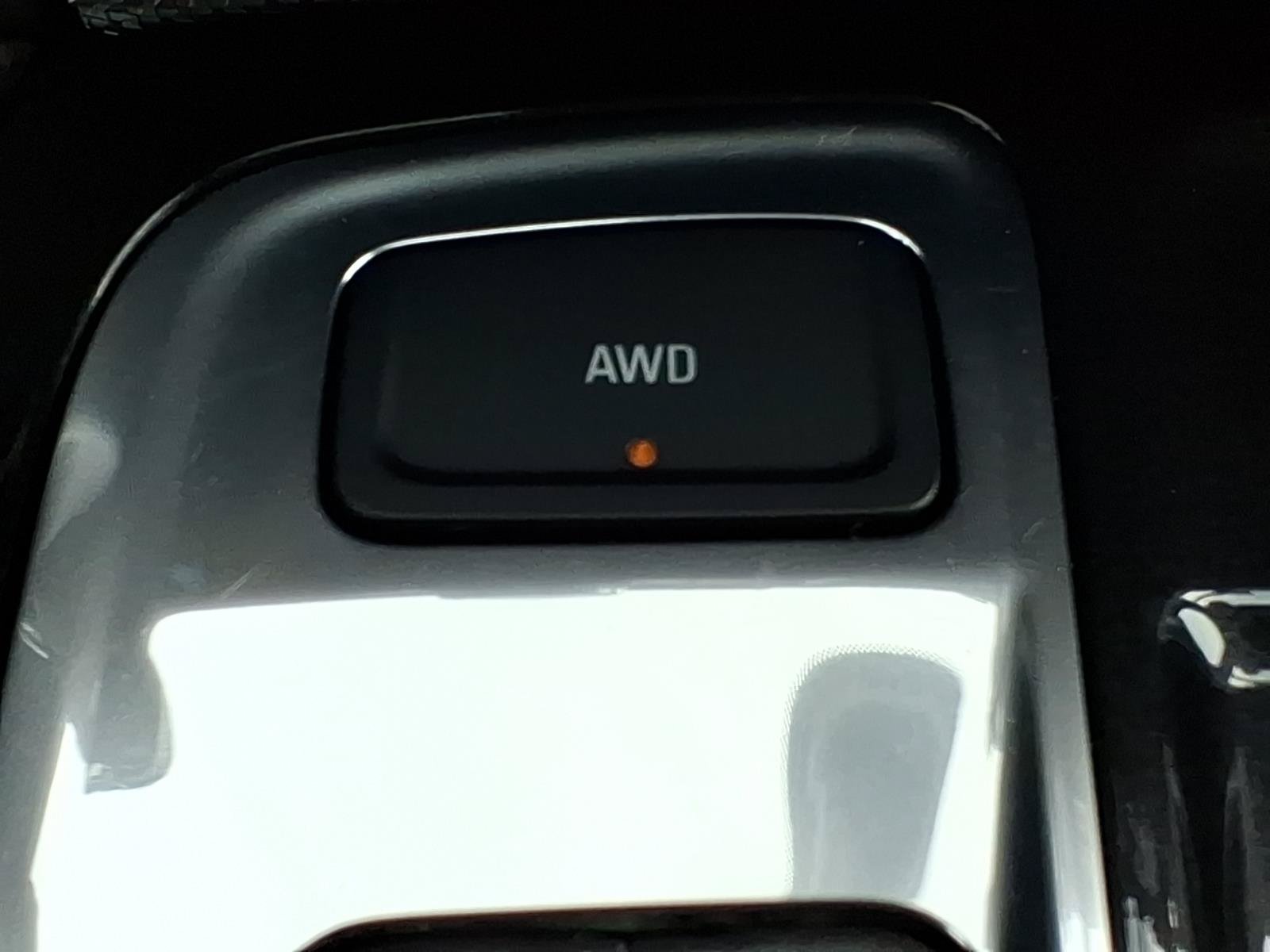 Used 2022 Chevrolet Equinox Premier AWD/4WD image 23