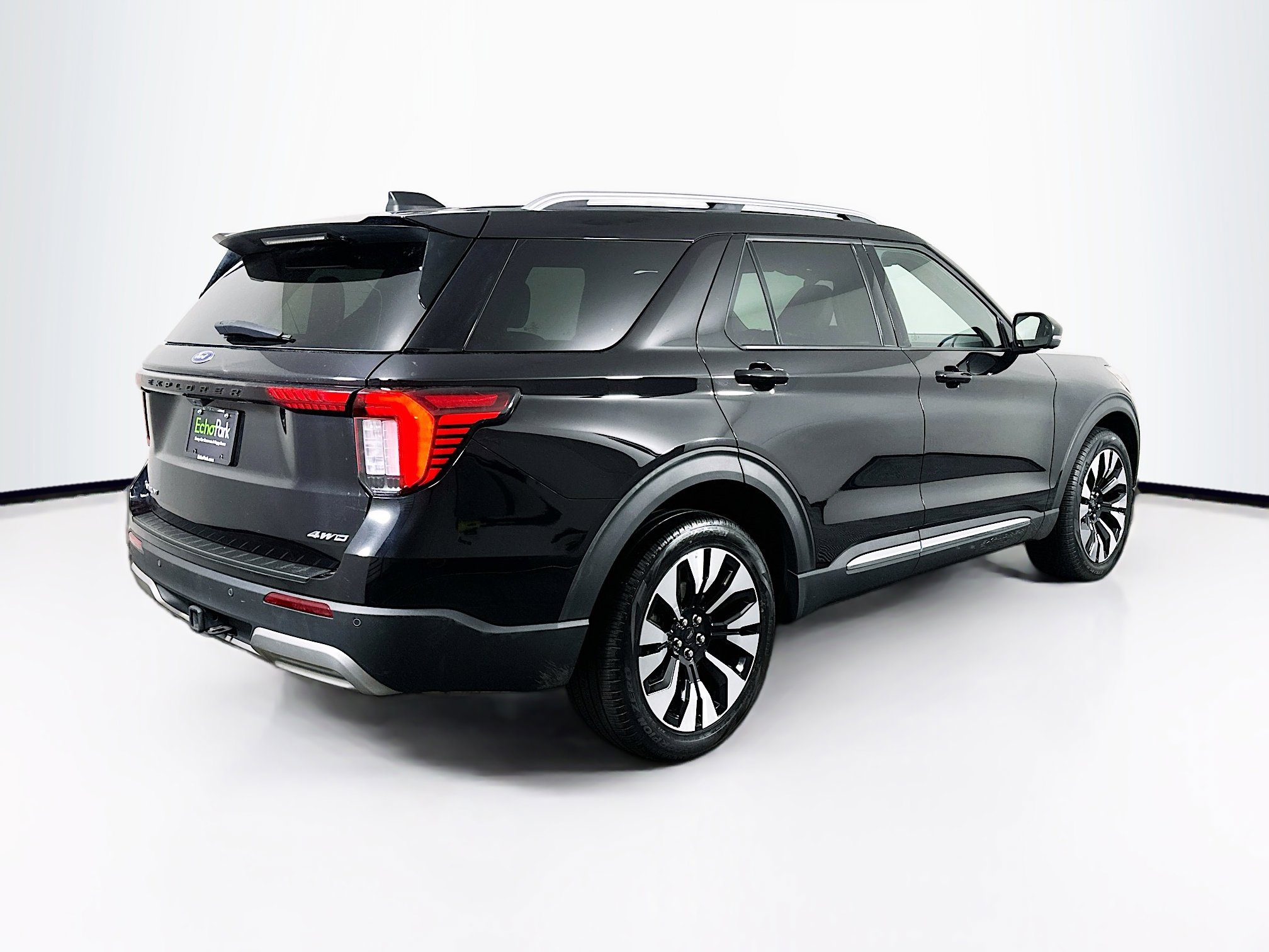 Used 2025 Ford Explorer Platinum w/ LUX Leather Package AWD/4WD image 9