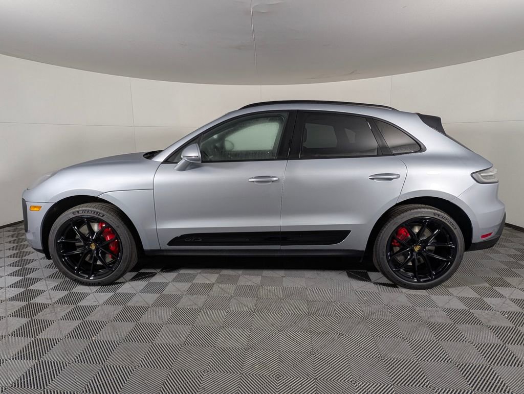 New 2026 Porsche Macan GTS image 2