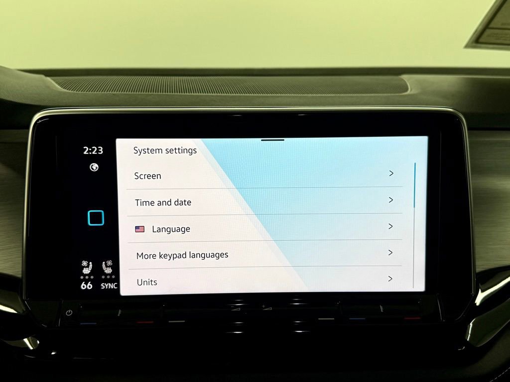 Used 2025 Volkswagen Atlas Cross Sport SE image 32