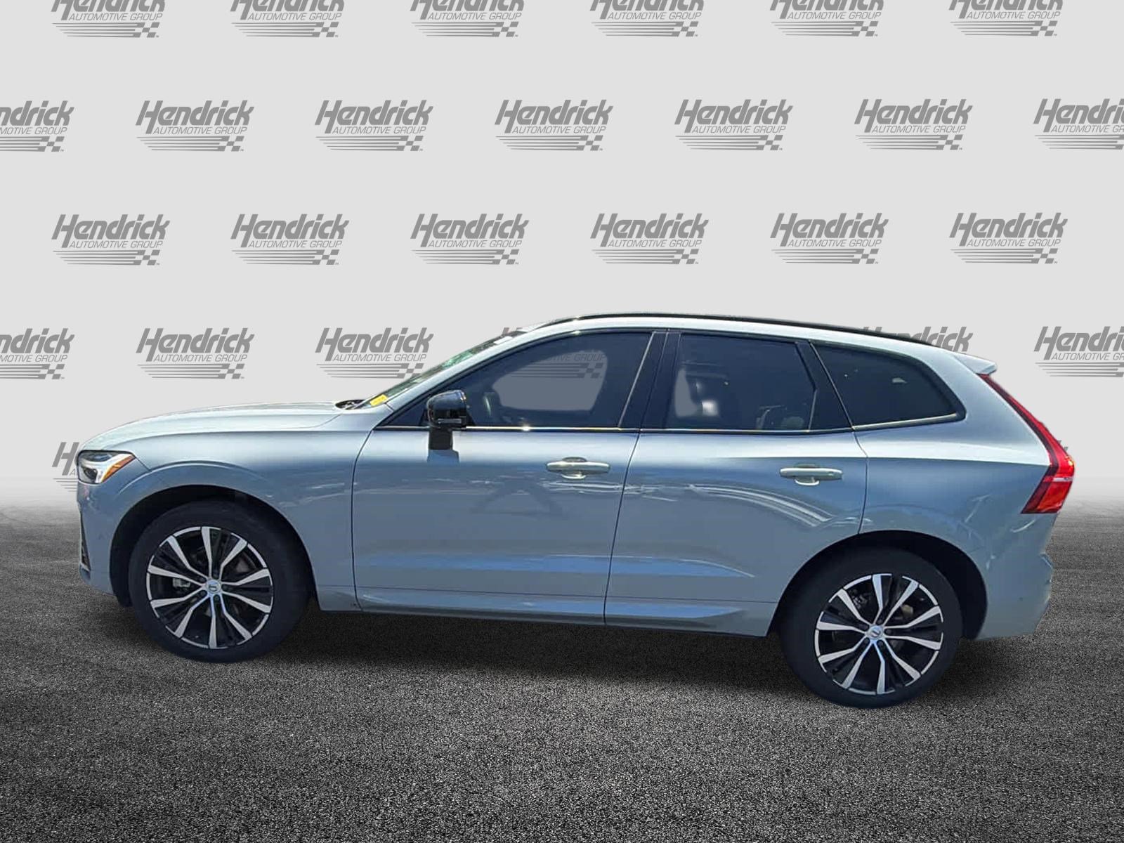 Used 2024 Volvo XC60 B5 Plus AWD/4WD image 10