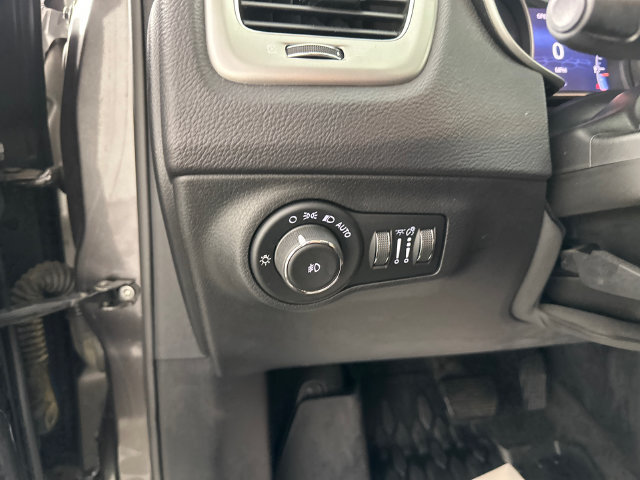 Certified 2017 Jeep Compass Latitude w/ Popular Equipment Group AWD/4WD image 18