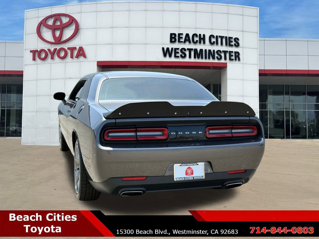 Used 2017 Dodge Challenger SXT w/ Cold Weather Group RWD image 9