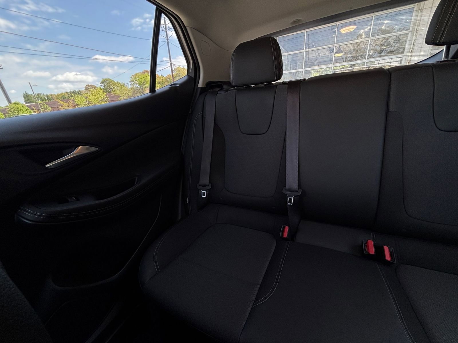 Used 2025 Buick Encore GX Preferred AWD/4WD image 44