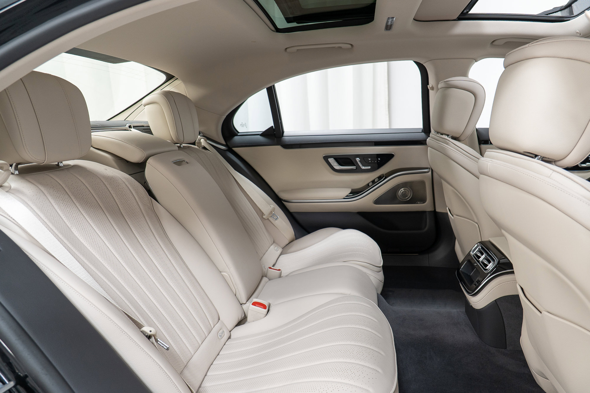 Used 2023 Mercedes-Benz S 500 4MATIC image 24
