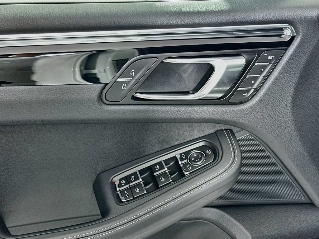 New 2026 Porsche Macan Turbo AWD/4WD image 20