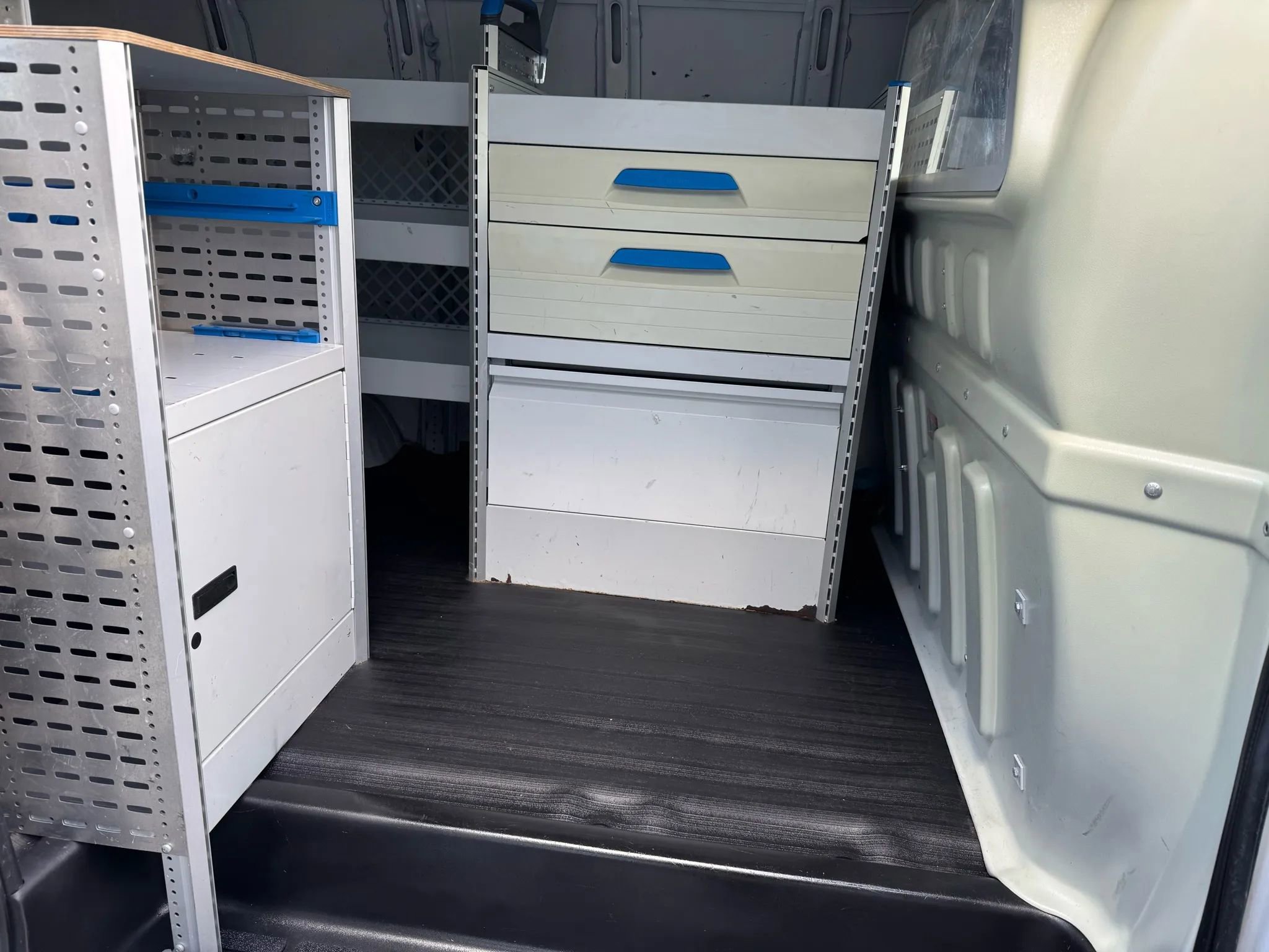 Used 2014 Chevrolet Express 2500 image 19