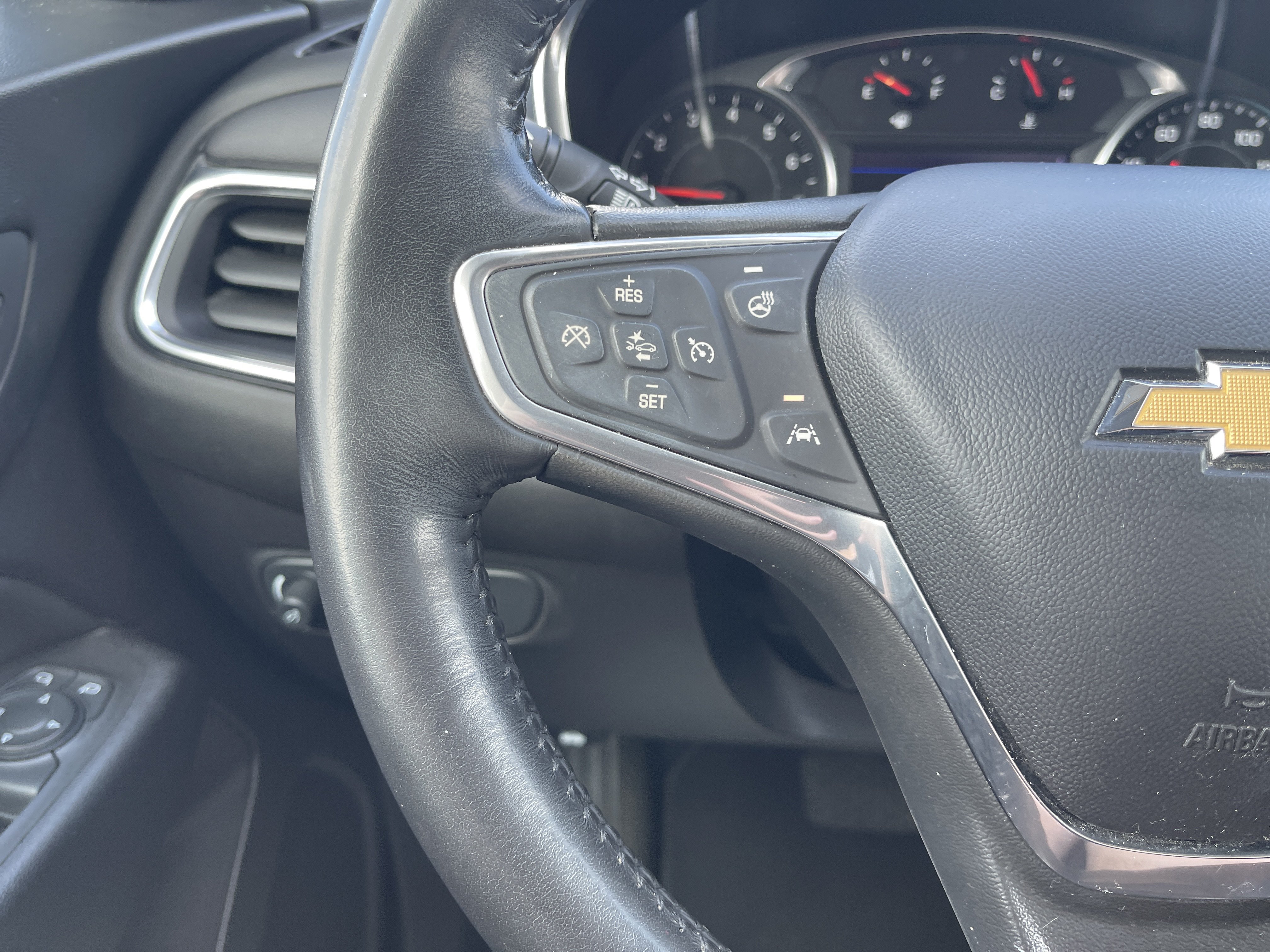 Used 2022 Chevrolet Equinox LT FWD image 18