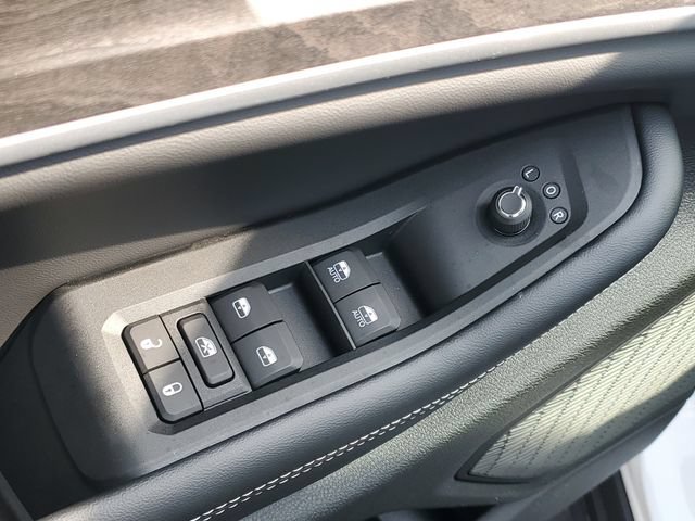 New 2026 Jeep Grand Cherokee Limited w/ Limited Altitude Package AWD/4WD image 18