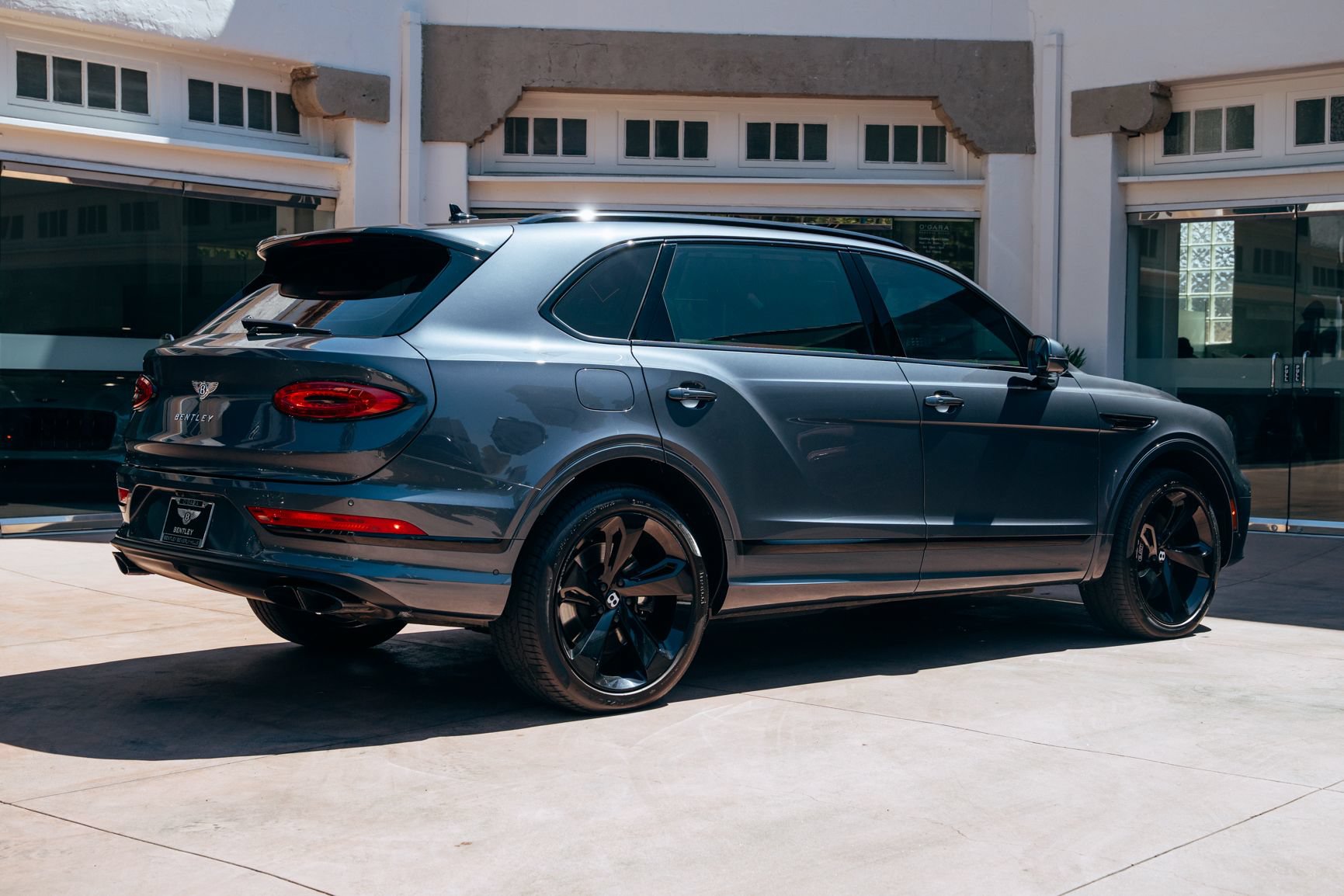 Used 2024 Bentley Bentayga Extended Wheelbase AWD/4WD image 18