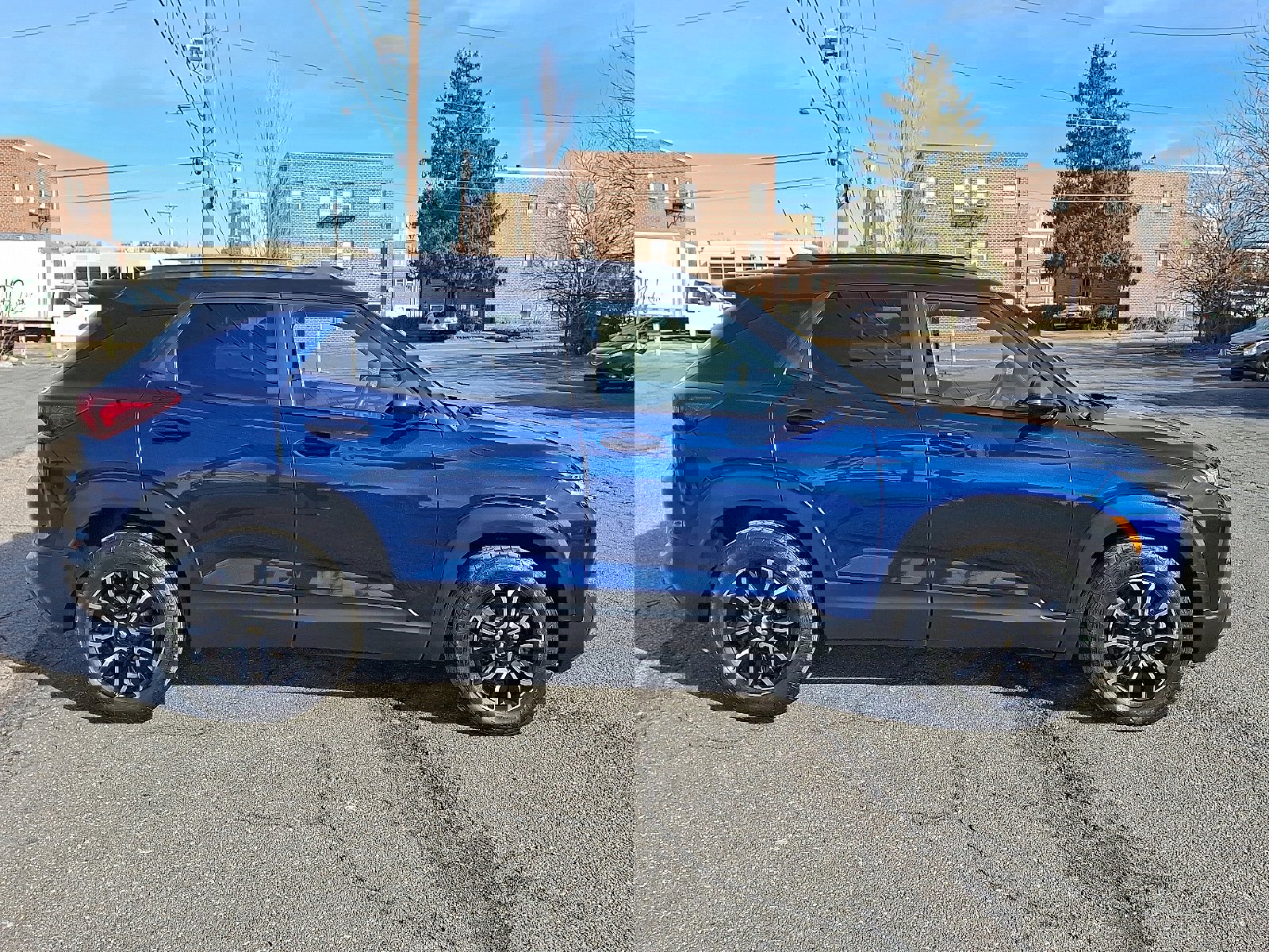 Used 2022 Chevrolet TrailBlazer ACTIV w/ Sun and Liftgate Package image 7