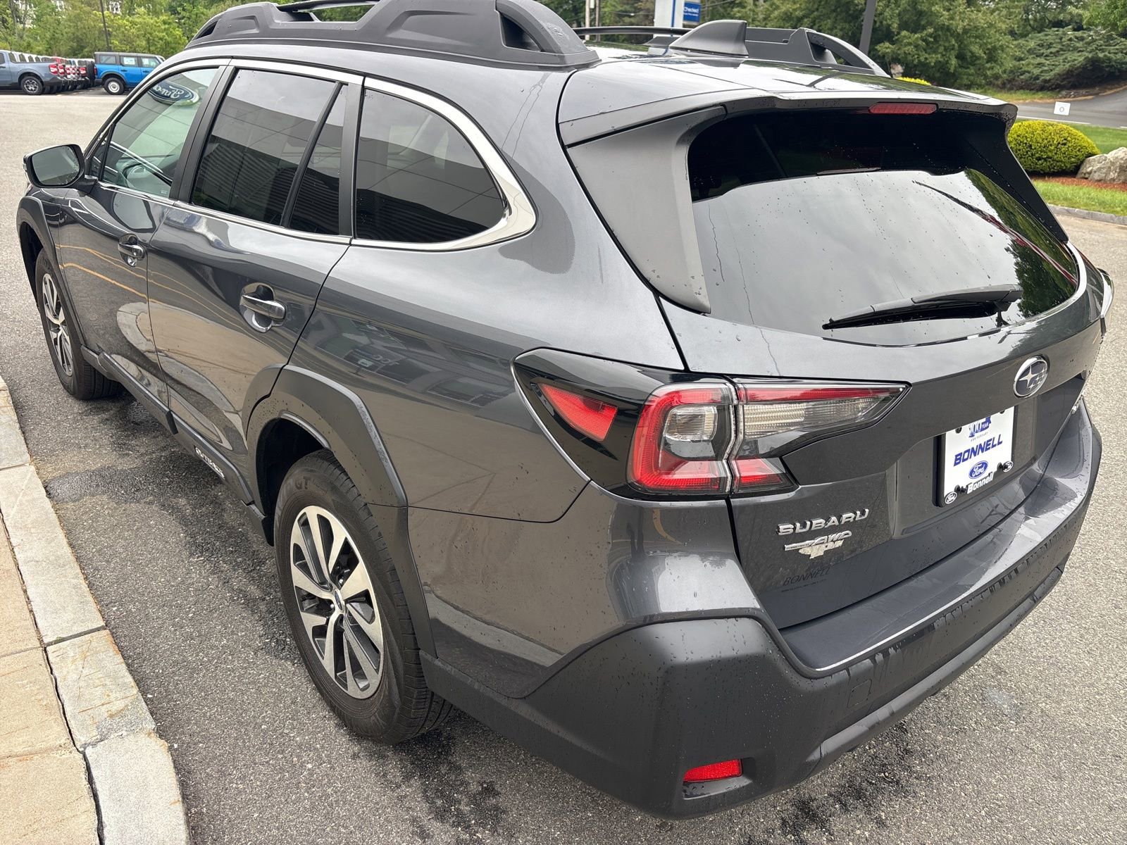 Used 2024 Subaru Outback Premium AWD/4WD image 9