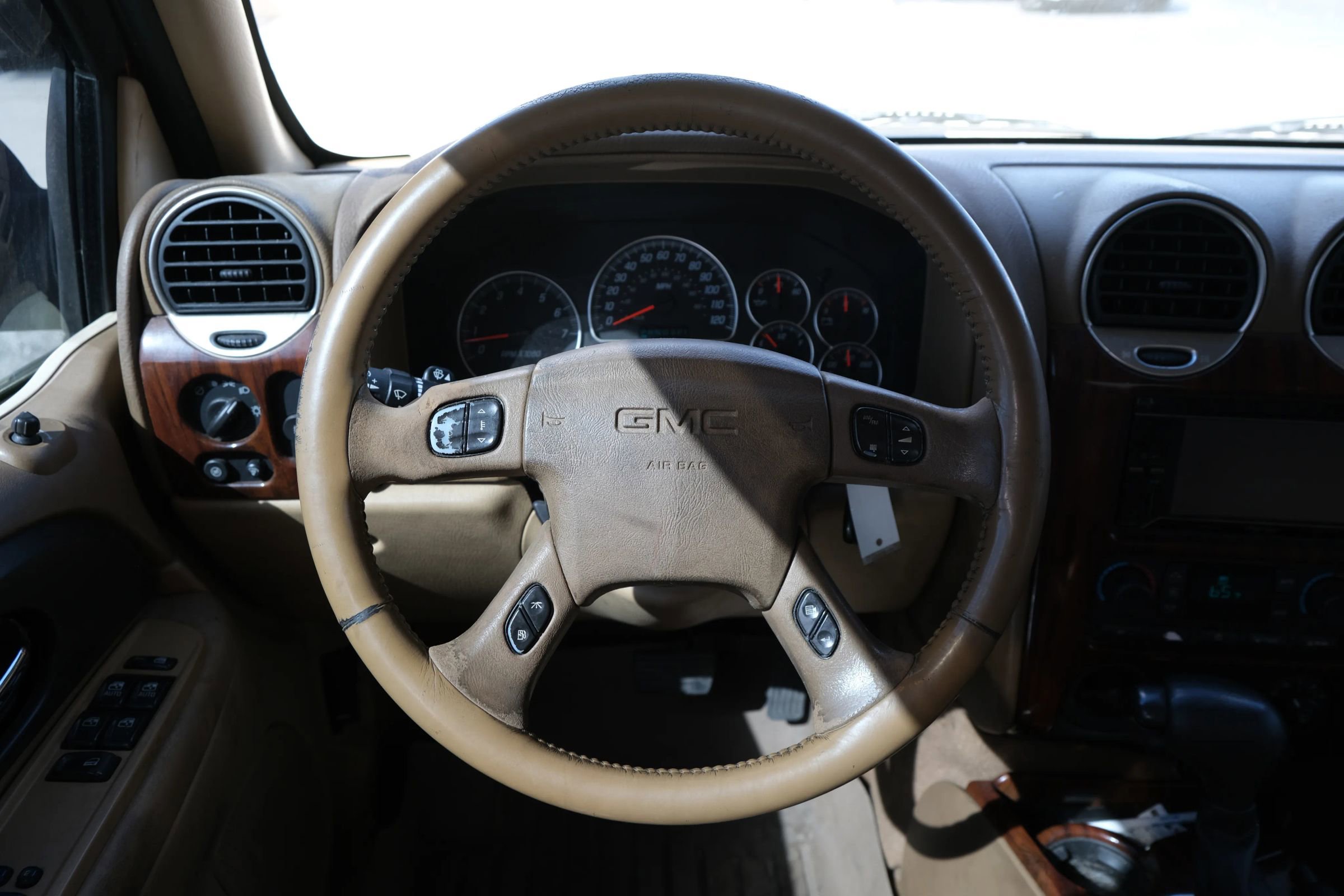 Used 2003 GMC Envoy SLT image 24