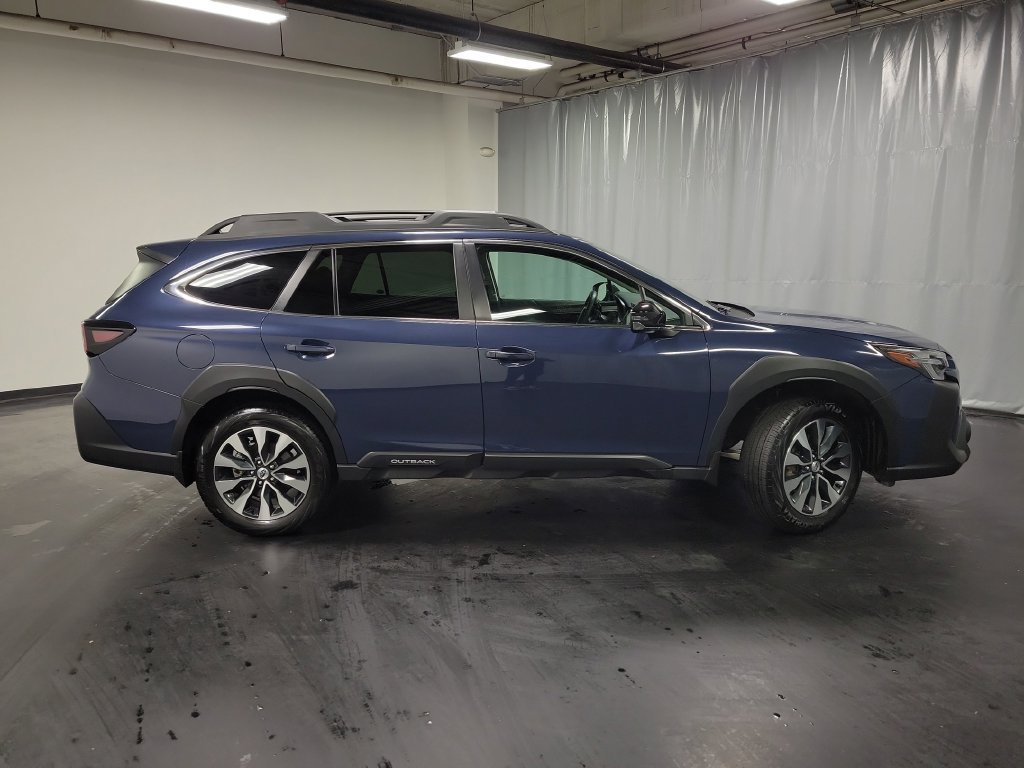 Used 2025 Subaru Outback Limited AWD/4WD image 9