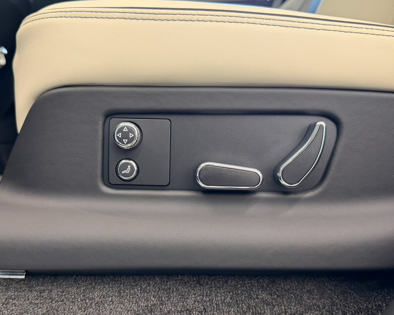 New 2026 Bentley Bentayga Extended Wheelbase AWD/4WD image 52