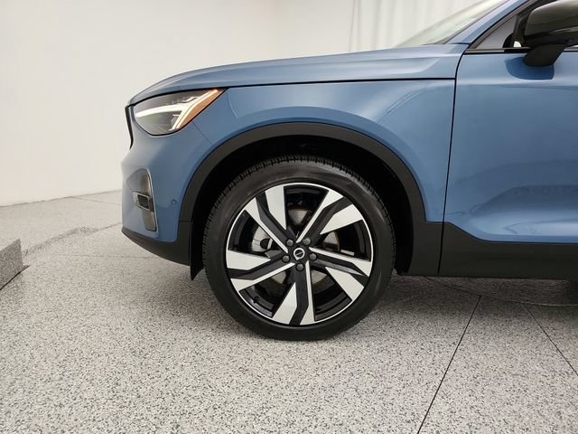 Used 2024 Volvo XC40 B5 Plus w/ Protection Package Premier AWD/4WD image 27