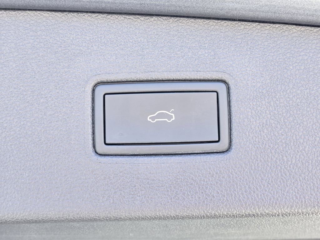 Used 2024 Volkswagen Tiguan SE R-Line image 14