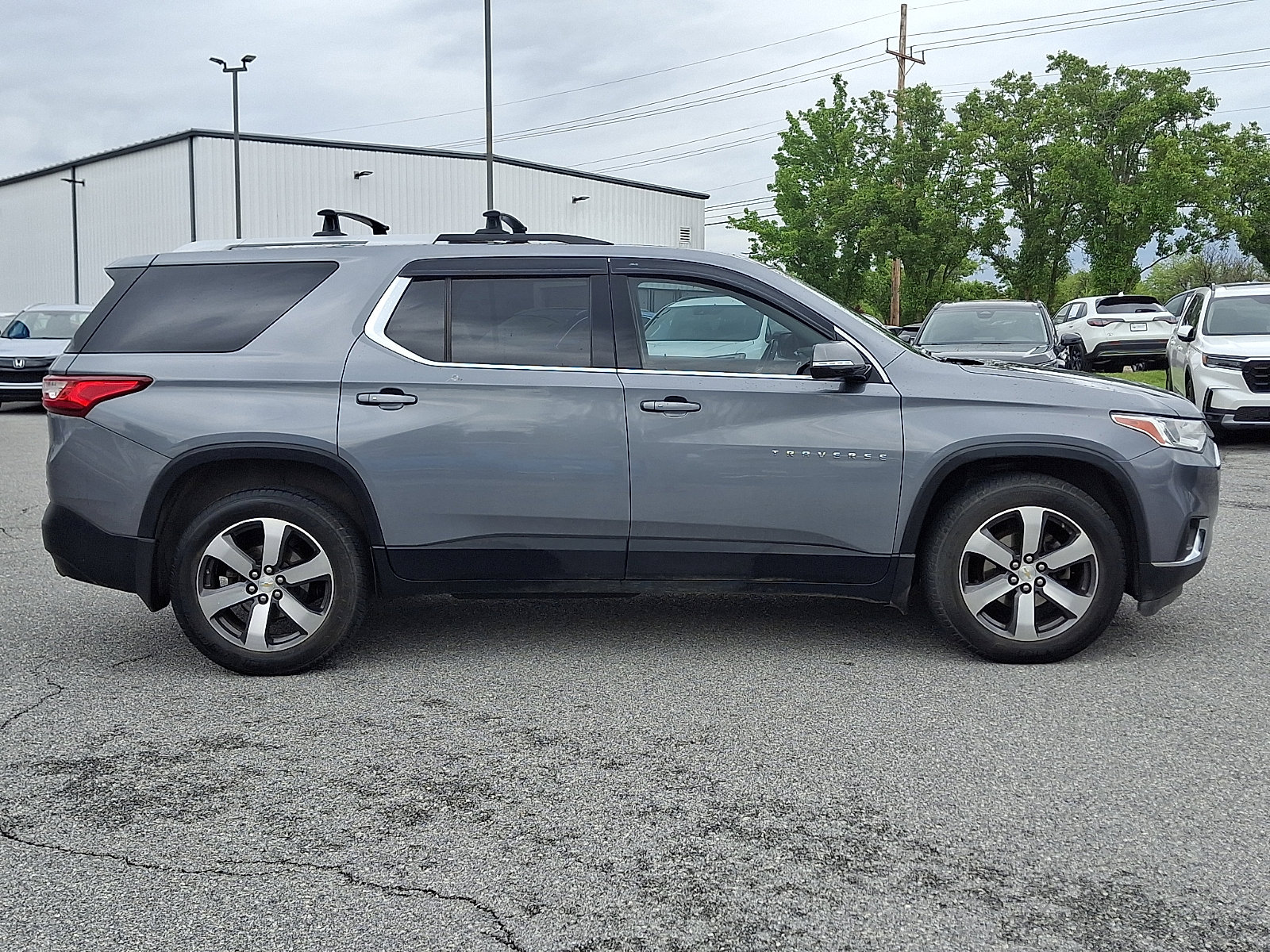 Used 2018 Chevrolet Traverse LT w/ LPO, Cargo Package AWD/4WD image 7