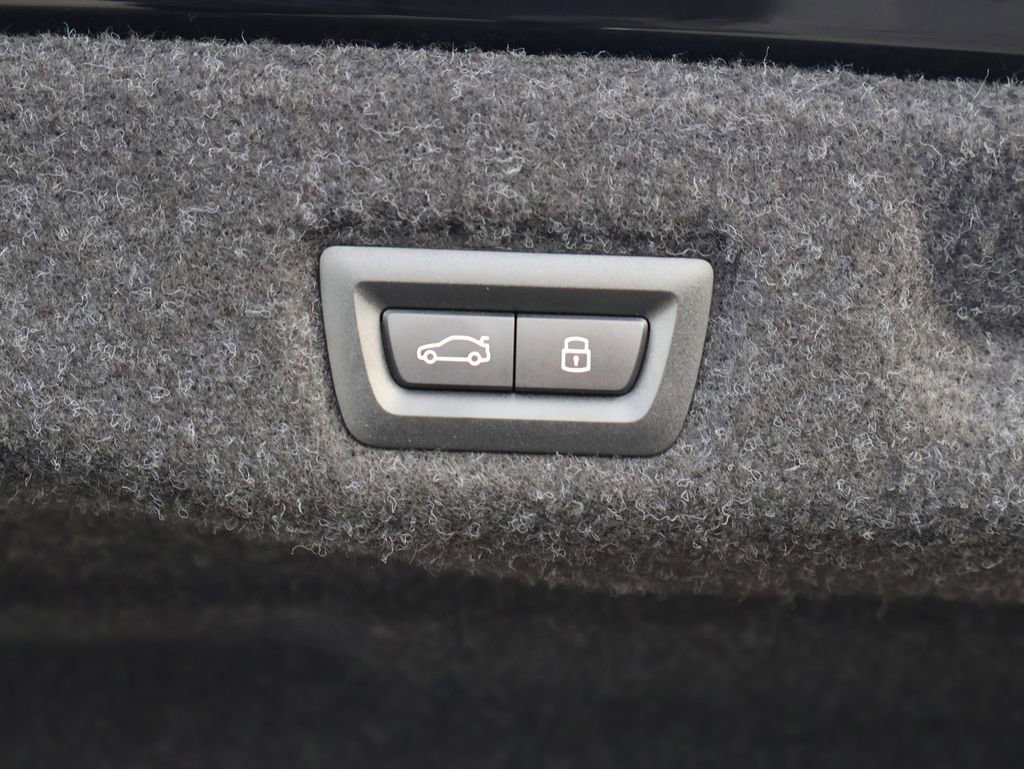 Certified 2025 BMW i5 xDrive40 w/ Premium Package image 20