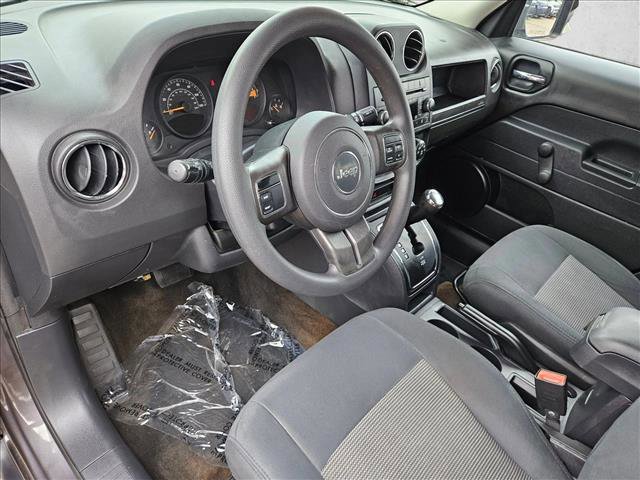 Used 2016 Jeep Patriot Sport image 9