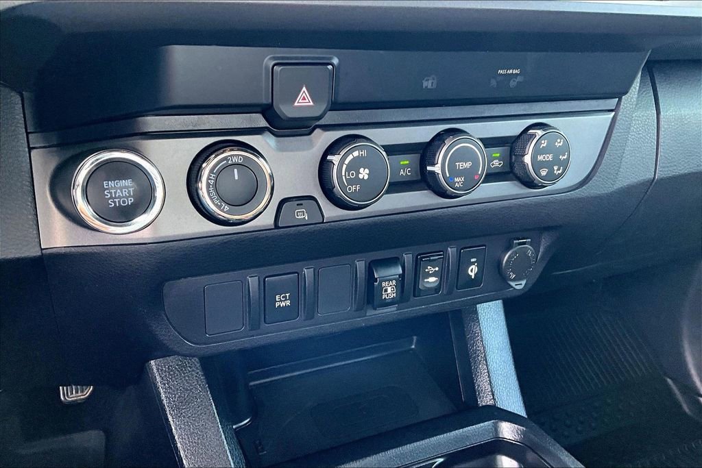 Used 2019 Toyota Tacoma TRD Off-Road AWD/4WD image 14