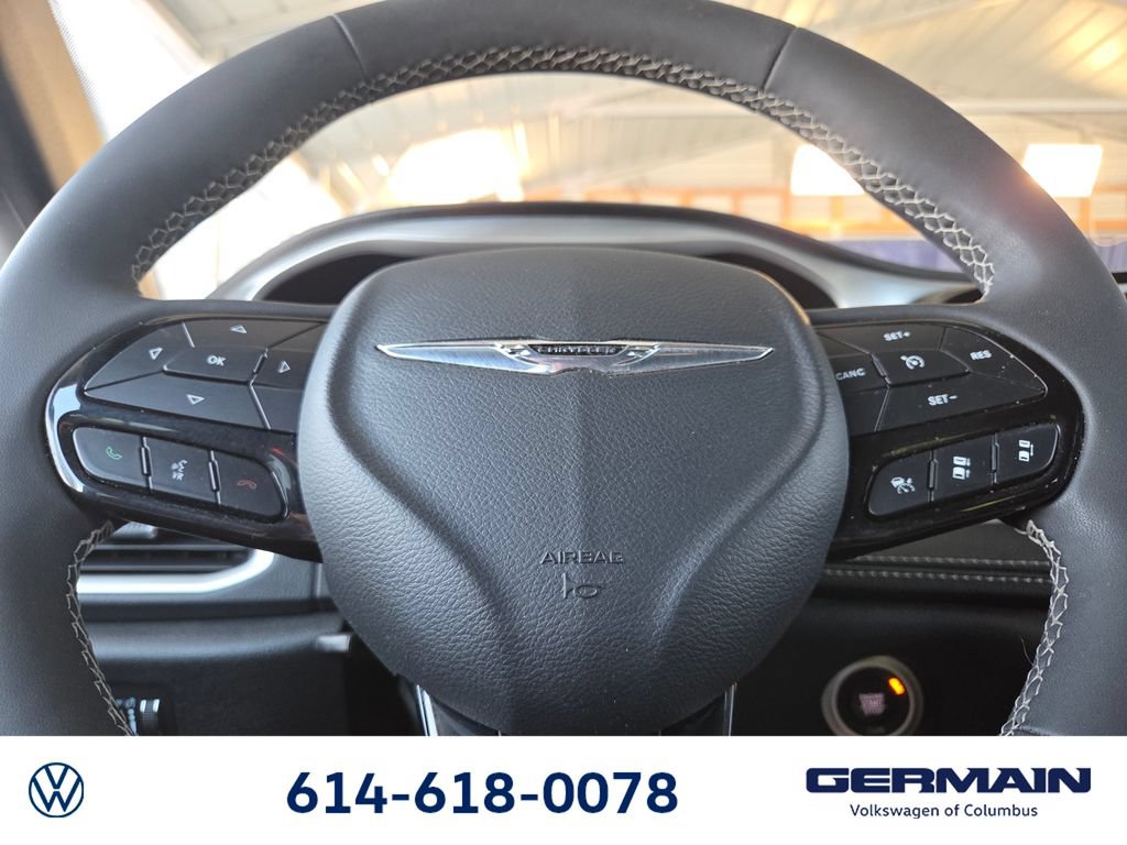 Used 2023 Chrysler Pacifica Touring-L w/ S Appearance Package AWD/4WD image 24