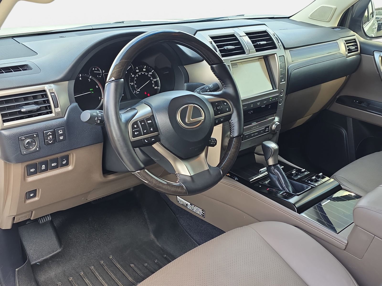 Used 2020 Lexus GX 460 Luxury w/ Accessory Package image 16