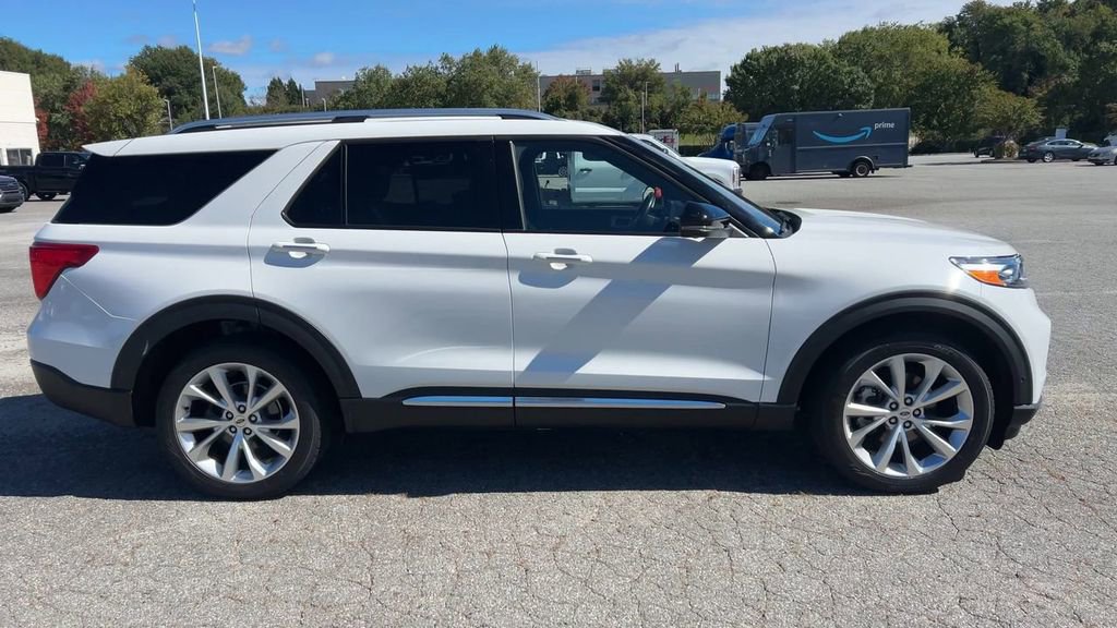 Used 2022 Ford Explorer Platinum w/ Equipment Group 601A image 11
