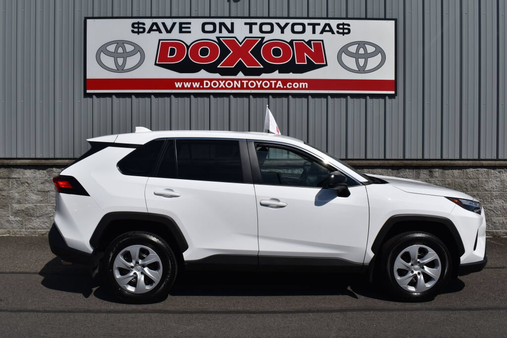 Certified 2025 Toyota RAV4 LE AWD/4WD image 8