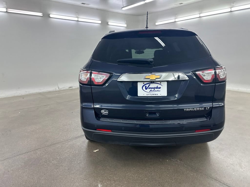 Used 2015 Chevrolet Traverse LT w/ Style and Technology Package FWD image 11