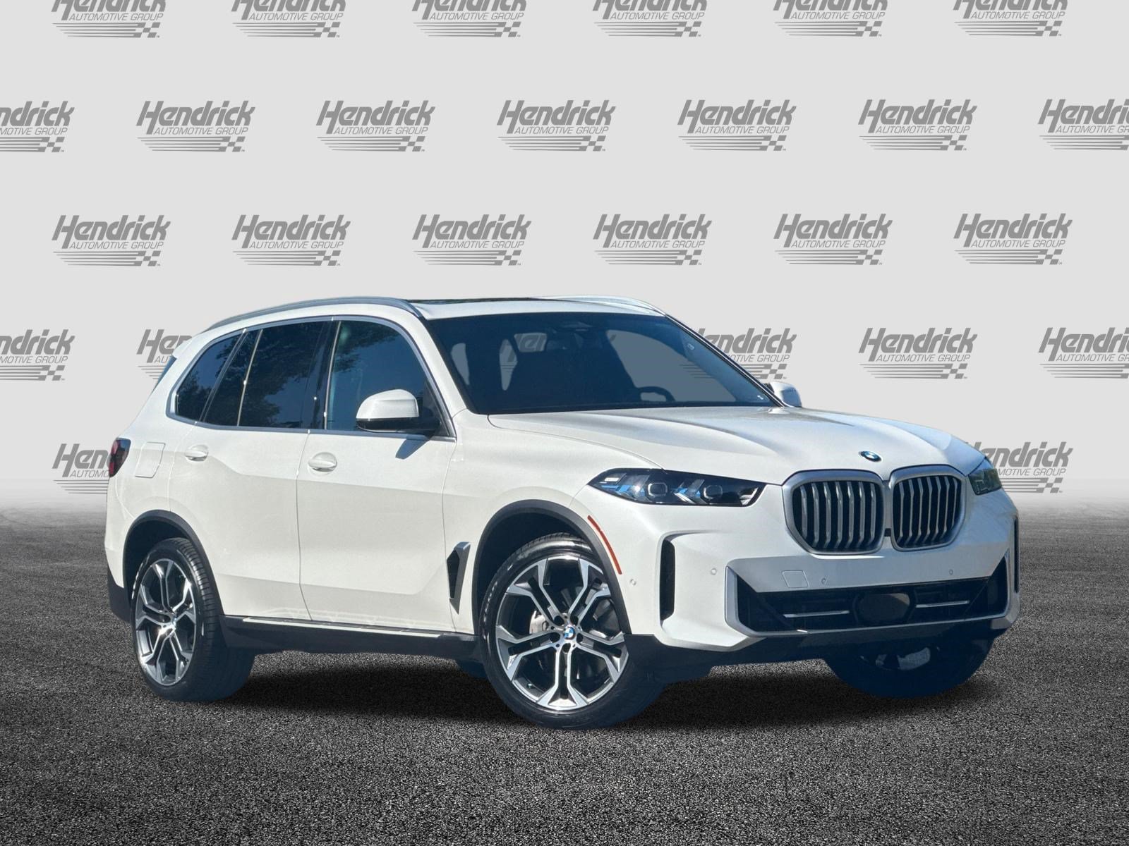 Used 2026 BMW X5 xDrive40i w/ Premium Package AWD/4WD image 2