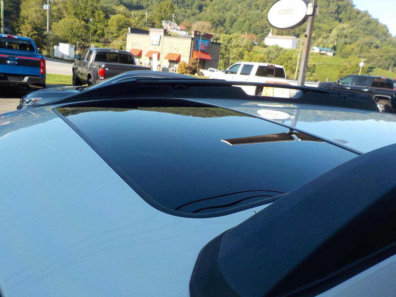 Used 2019 Subaru Outback 2.5i Premium image 14