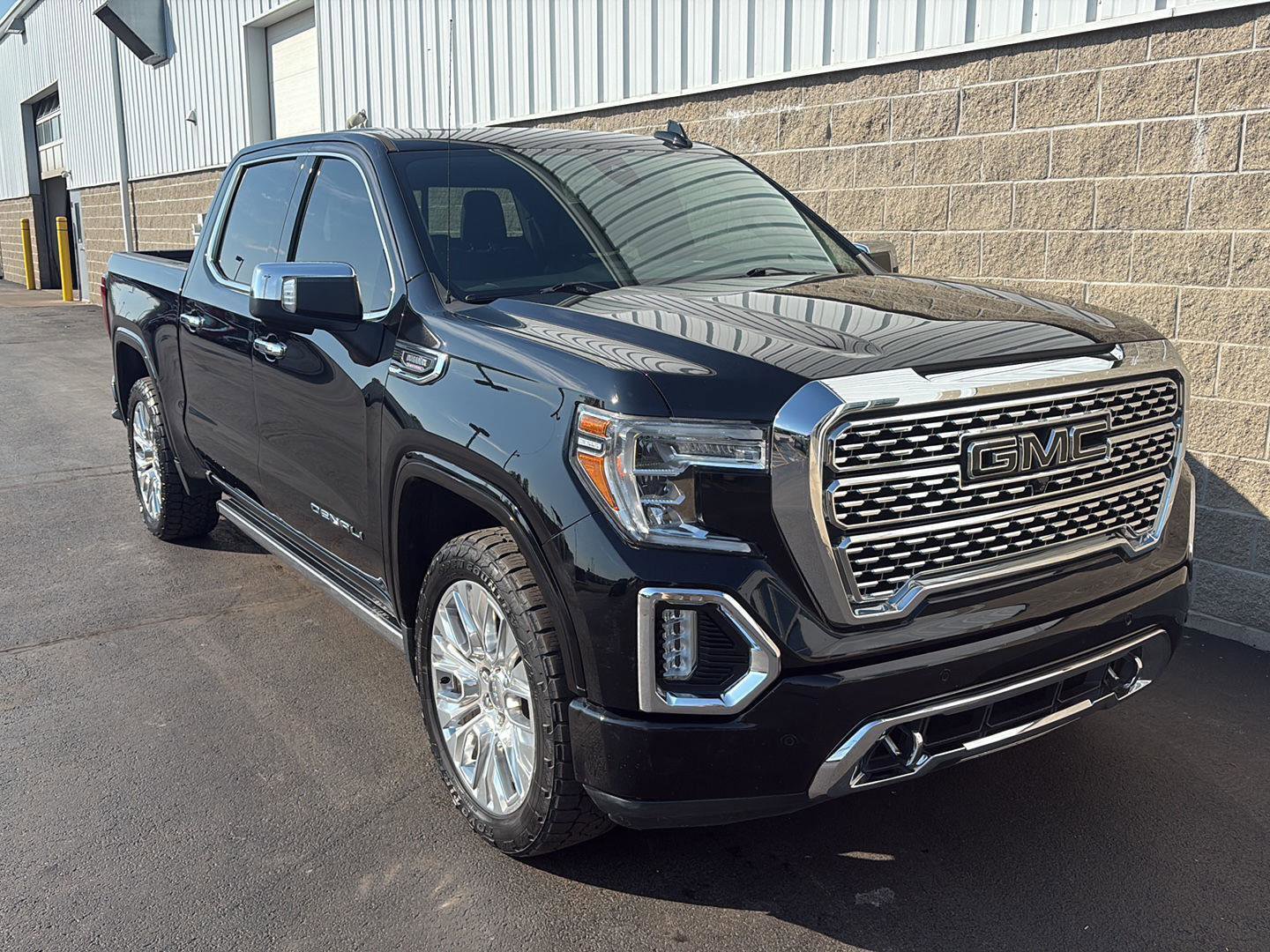 Used 2020 GMC Sierra 1500 Denali w/ Denali Ultimate Package AWD/4WD image 2