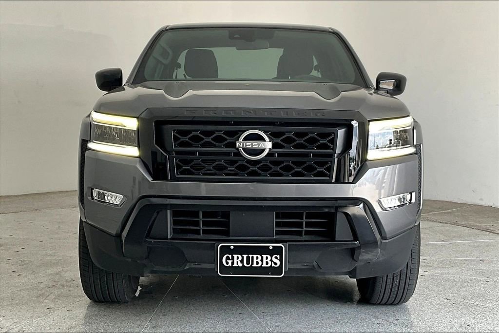 Used 2023 Nissan Frontier SV w/ Midnight Edition Package image 6