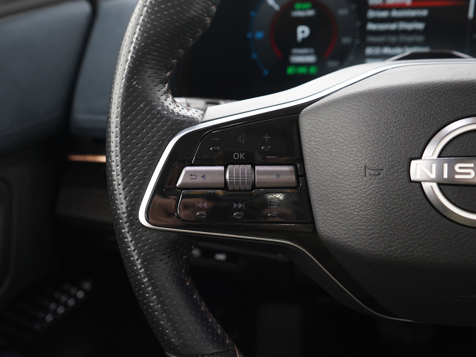 Used 2023 Nissan Ariya image 24