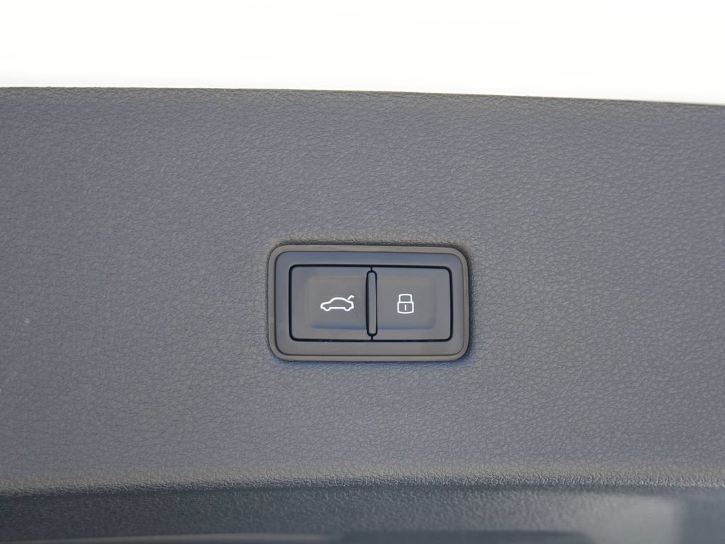 Used 2026 Audi SQ8 Premium Plus AWD/4WD image 11
