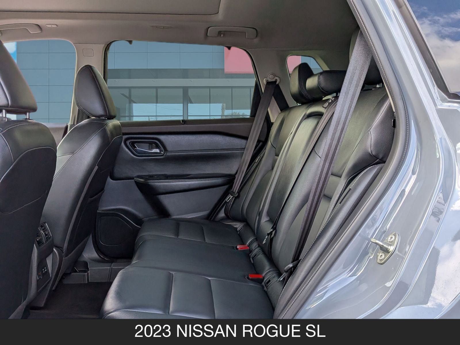 Used 2023 Nissan Rogue SL w/ SL Premium Package image 17