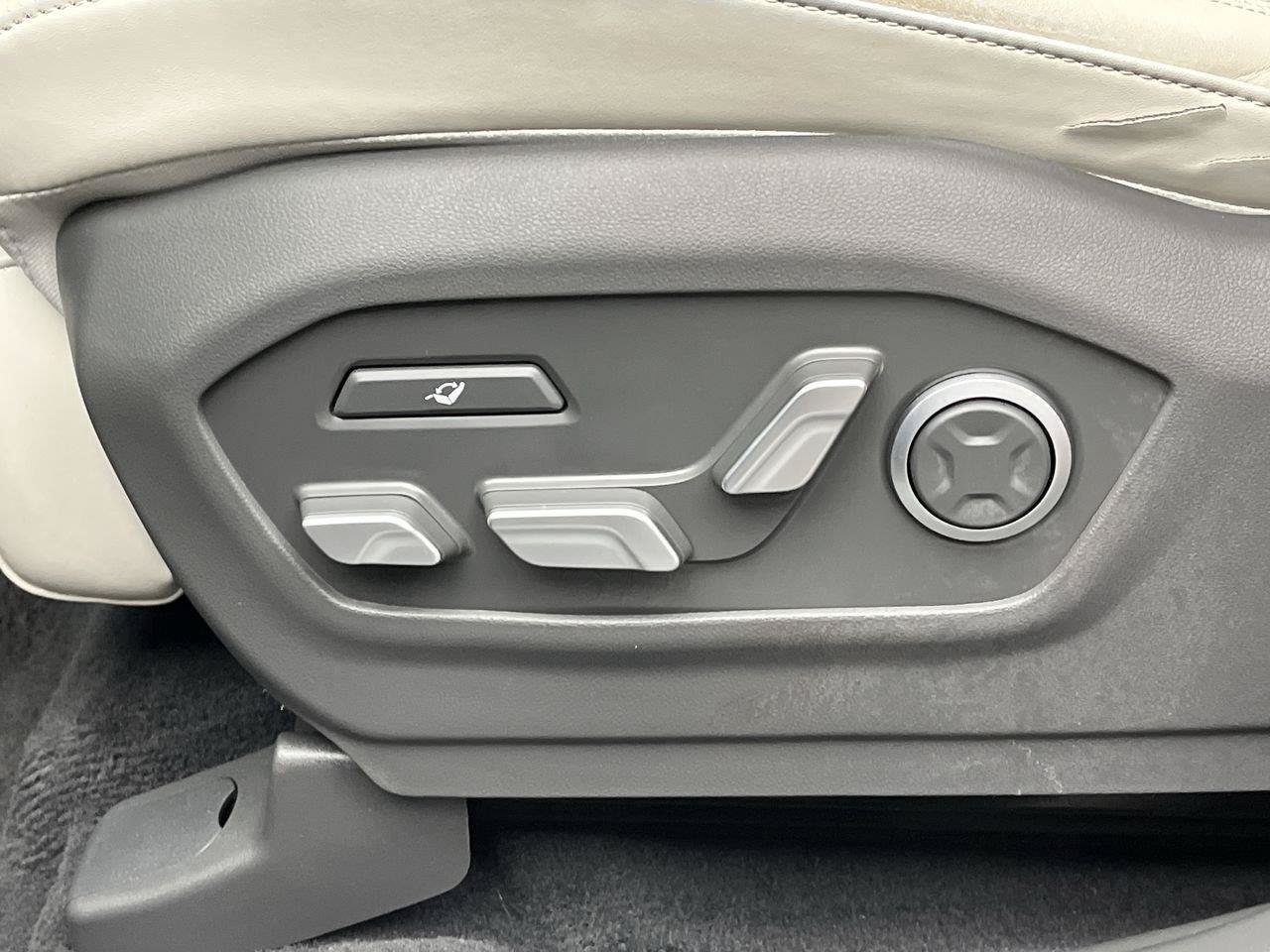 Used 2024 Hyundai Santa Fe Calligraphy AWD/4WD image 11