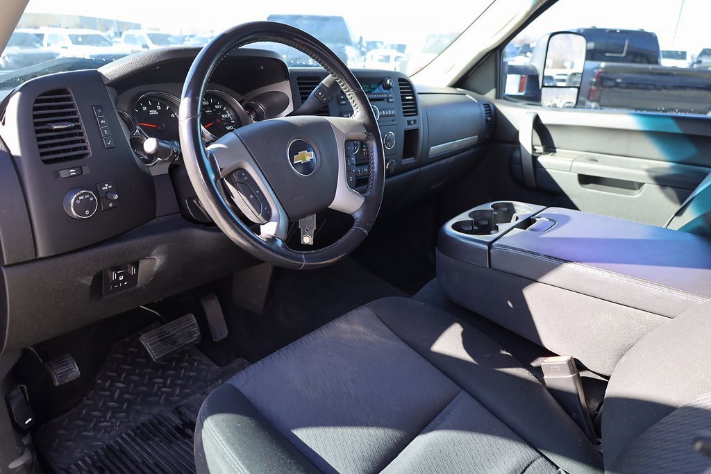 Used 2011 Chevrolet Silverado 2500 LT w/ Interior Plus Package image 12