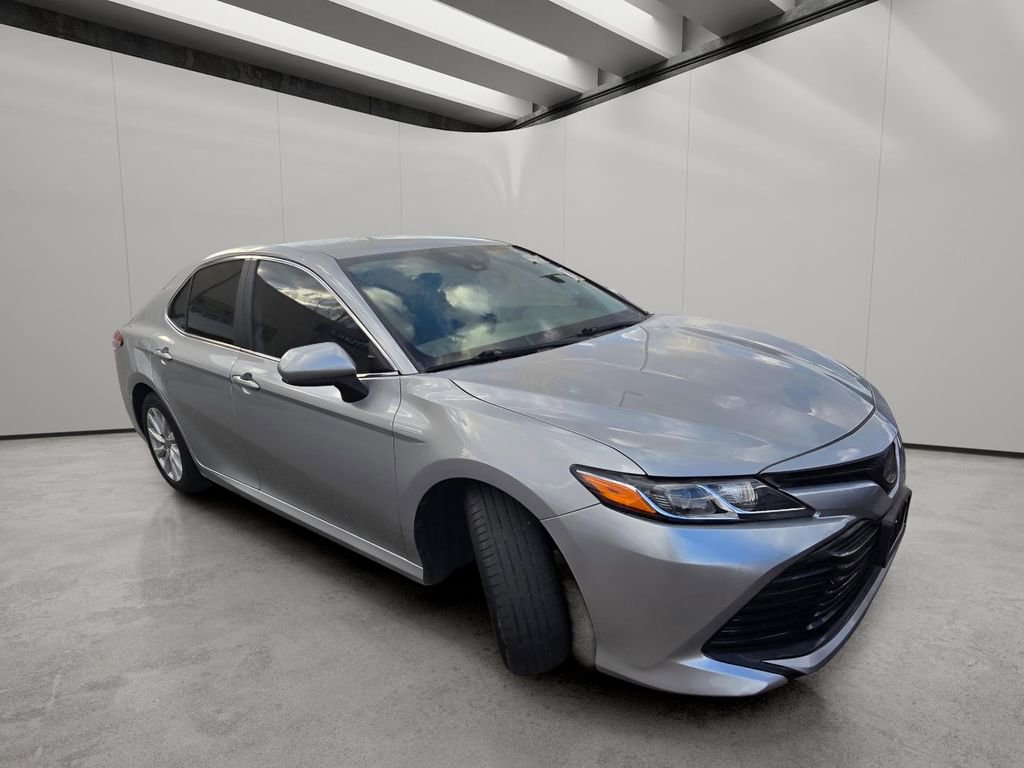 Used 2020 Toyota Camry LE image 14