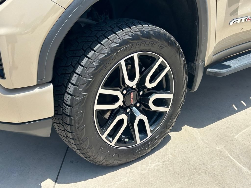 Used 2023 GMC Sierra 1500 AT4 w/ AT4 Premium Package AWD/4WD image 9