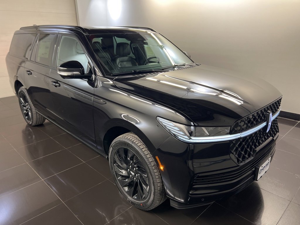 New 2026 Lincoln Navigator L Reserve w/ Jet Appearance Package