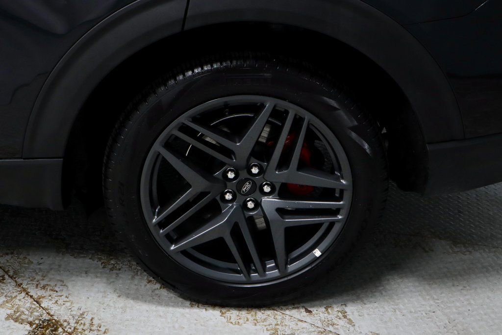 Certified 2025 Ford Explorer ST image 19